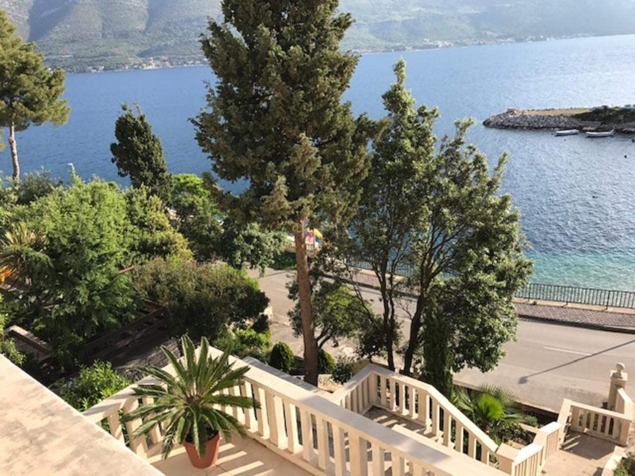 Villa Jade Apartments Front Row Sea View - Walk To Korcula Old Town Medvinjak Exterior foto